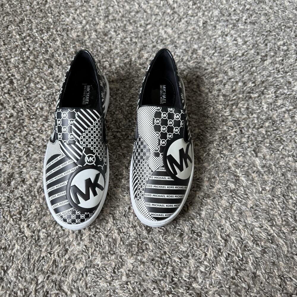 Michael Kors Slip-On Keaton Leather Sneakers Shoe Black White Logo Size 6 New - Picture 3 of 10